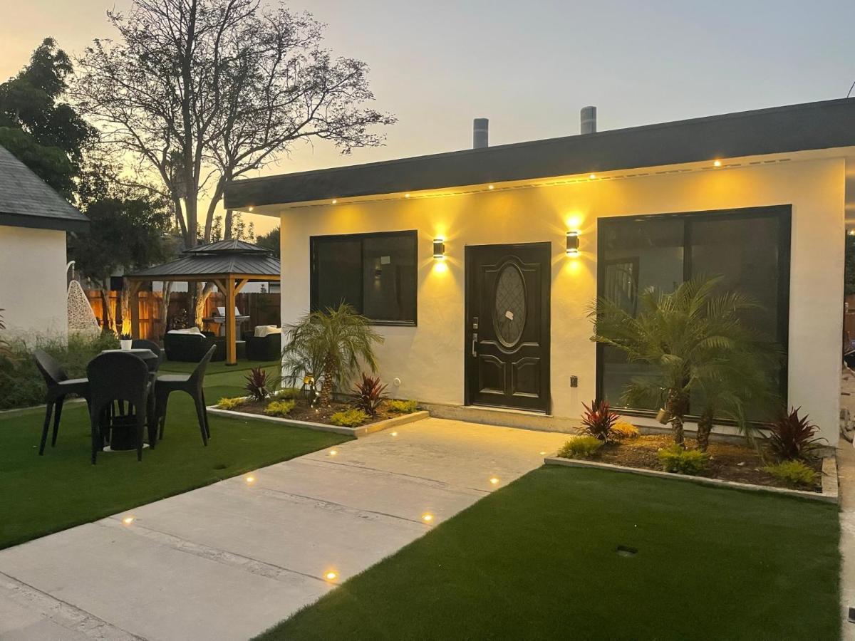 Luxury 2 Bedroom *