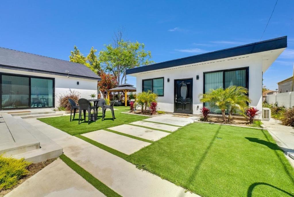 Luxury 2 Bedroom * Huntington Beach